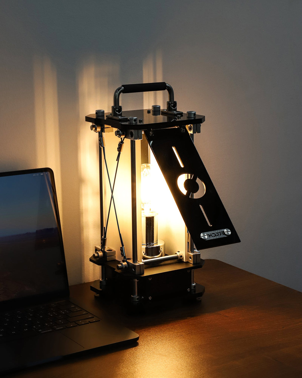 Nova Camp Lantern